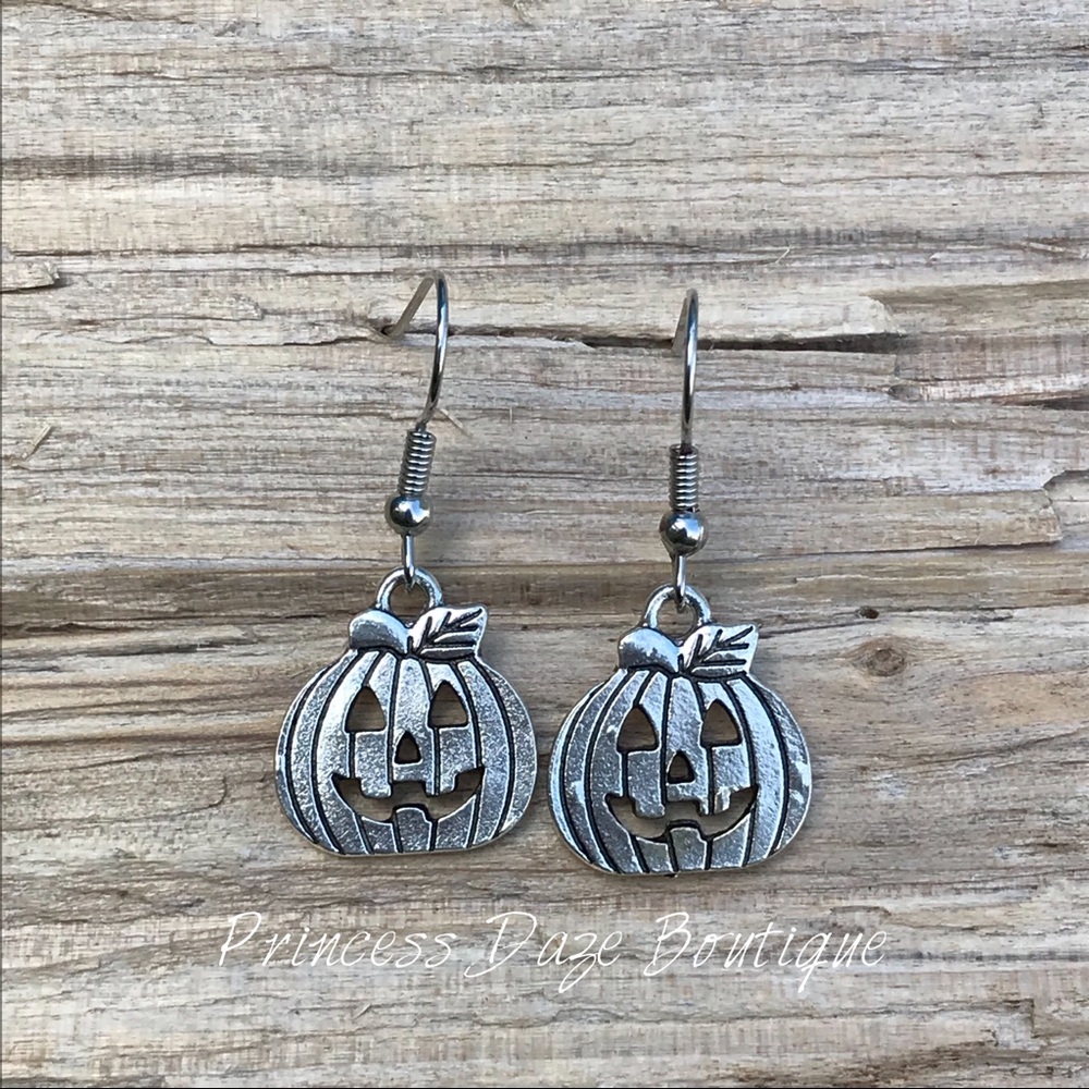Silver‎ Pumpkin Dangle Earrings